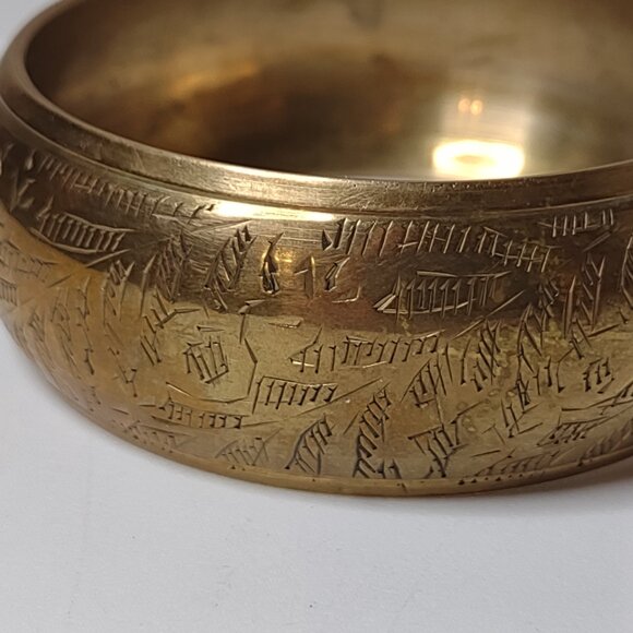 Vintage 8 Inch Gold Tone Metal Bangle - Picture 2 of 9